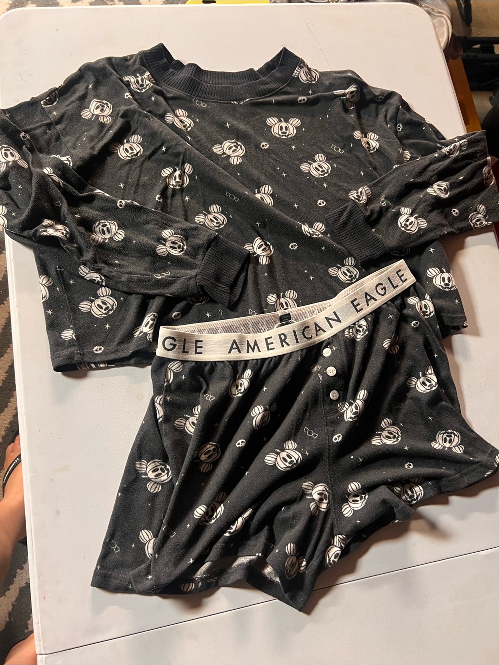 American Eagle Outfitters Black Graphic Long-Sleeve Top & Shorts Set
